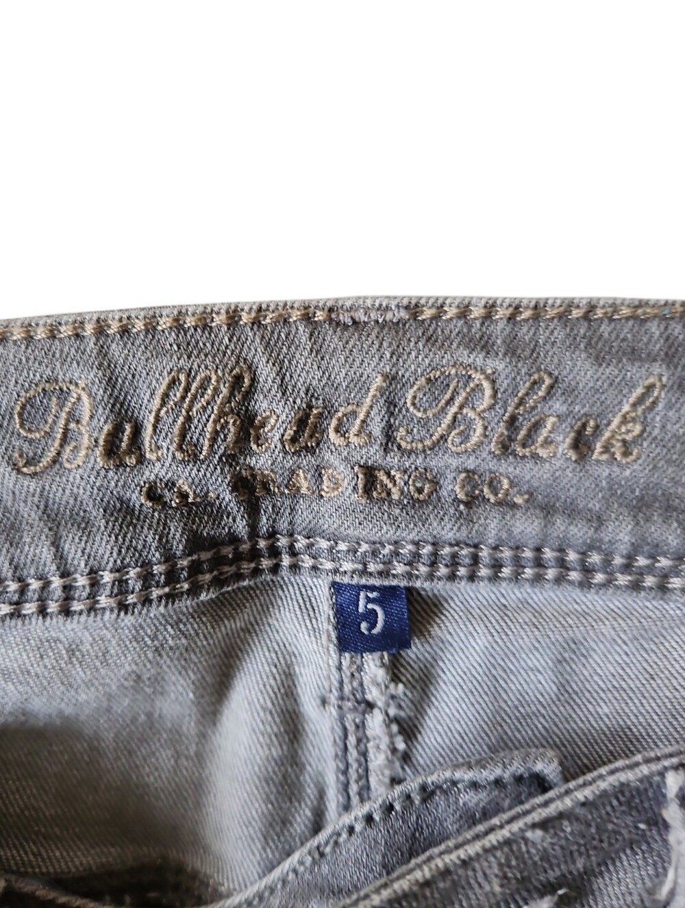 Bullhead Black Trading Co Gray Aztec Embroidered Capri Jeans Size 5 Y2K Boho - Picture 3 of 6